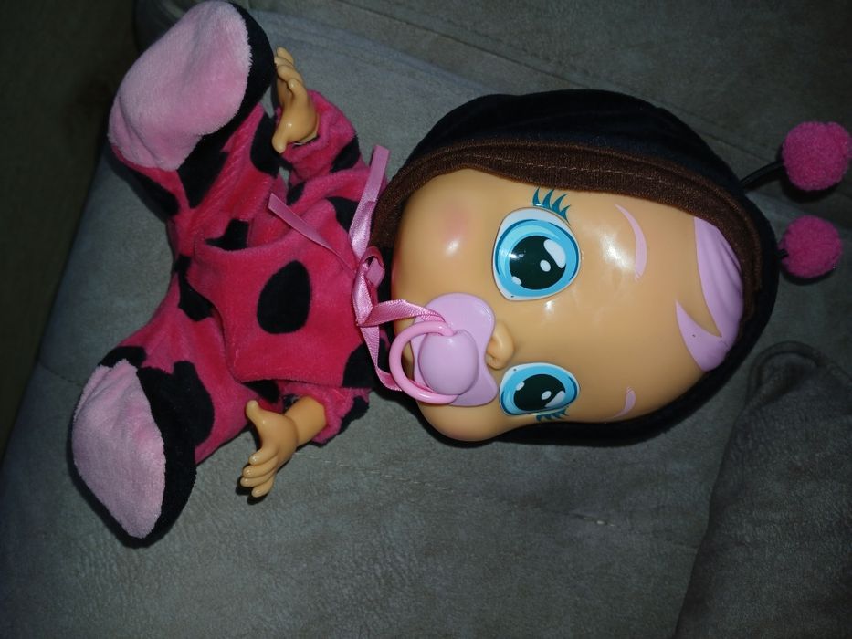 Boneca chora  vestida joaninha, lady bag