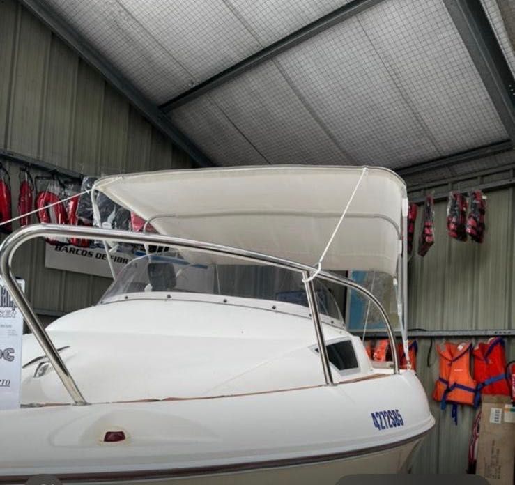 Vende-se Quicksilver 4,70 m – Pronto a navegar  Vendo barco Quicksilver com 4,70 metros, do ano 2009, em bom estado de conservação.