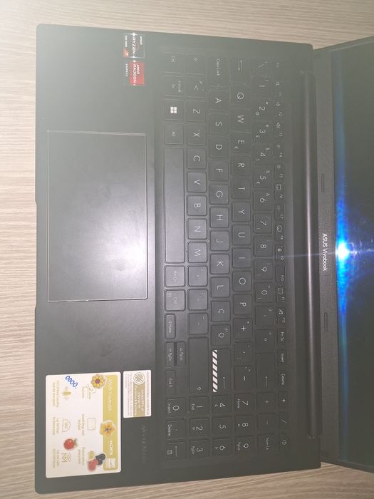 Portátil Asus Vivobook ecrã Oled