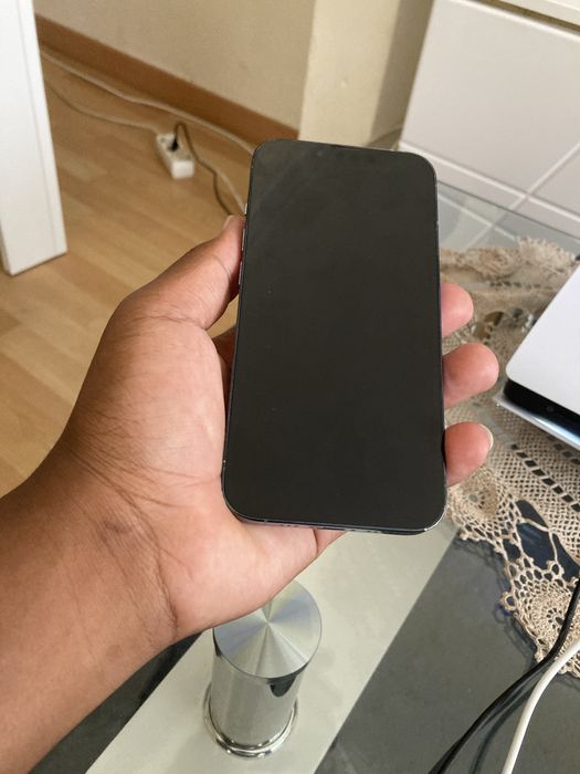 Iphone 13 pro usado em estado novo, so a bateria que nao e original mas , esta em 100%, tudo bem funcional