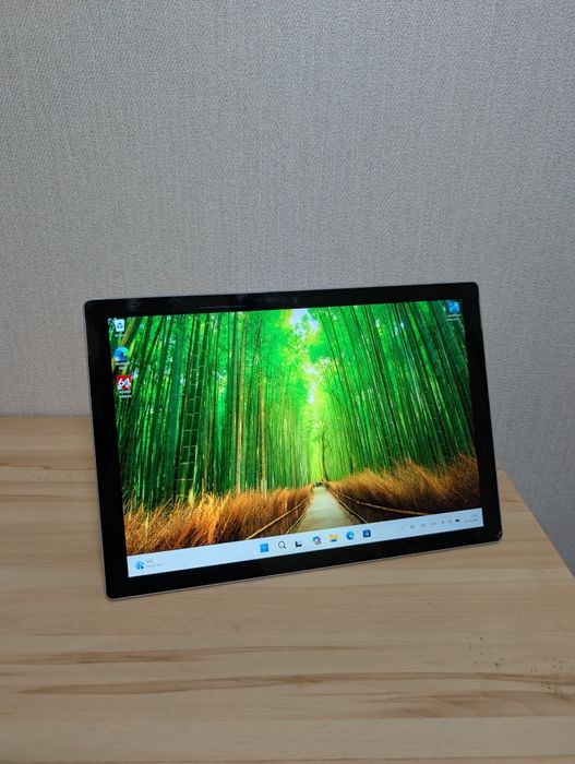 Планшет Surface Pro 5 8/256gb Intel i5-7300u