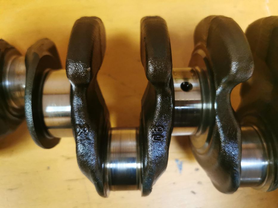 Wał korbowy bmw x6 e71  lci 30D 306km n57d30b