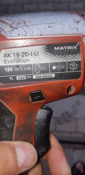 Ładowarka +bateria firmy Matrix