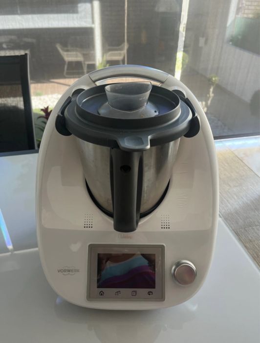 Bimby TM5 com todos os acessórios incluídos