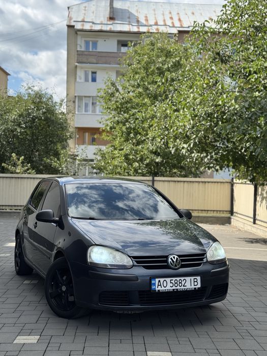 Volkswagen Golf 5 1.4 mpi