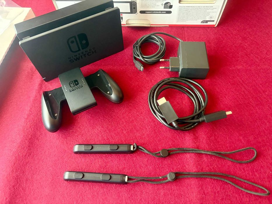 Nintendo Switch Cinzenta (Mod. Original) – Com marcas de uso / Caixa Original