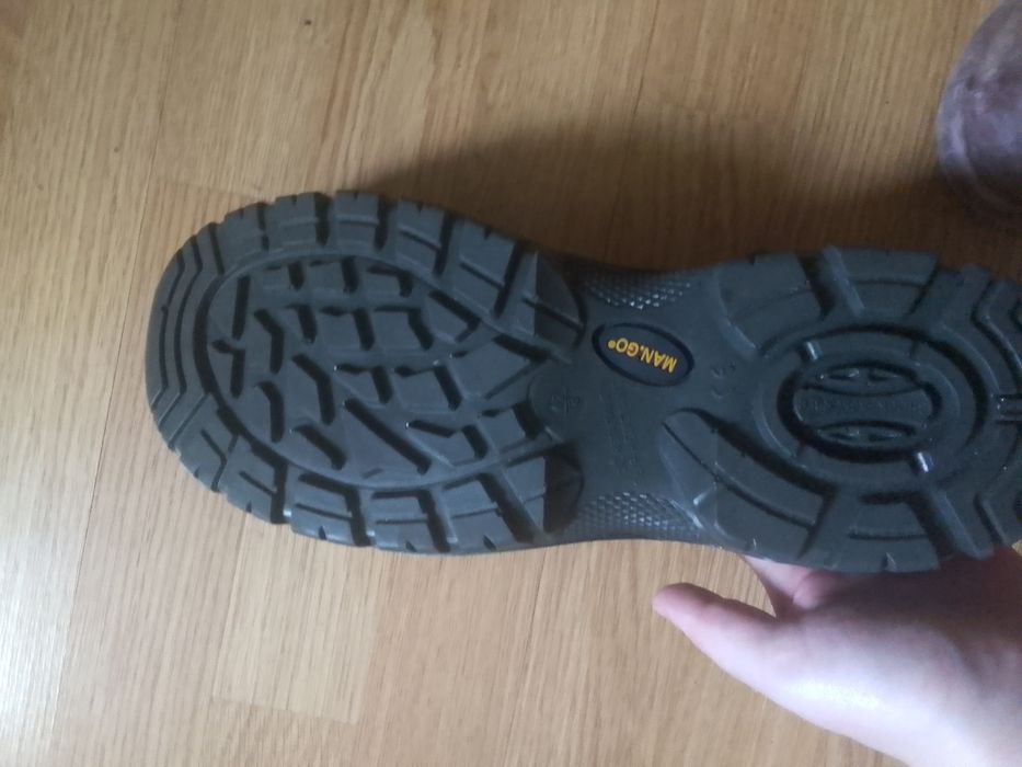 Продам спецвзуття