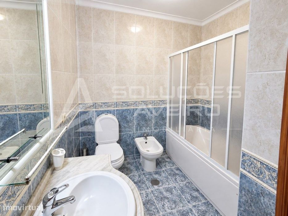 Apartamento T2 No Centro De Águeda | Garagem E Elevador