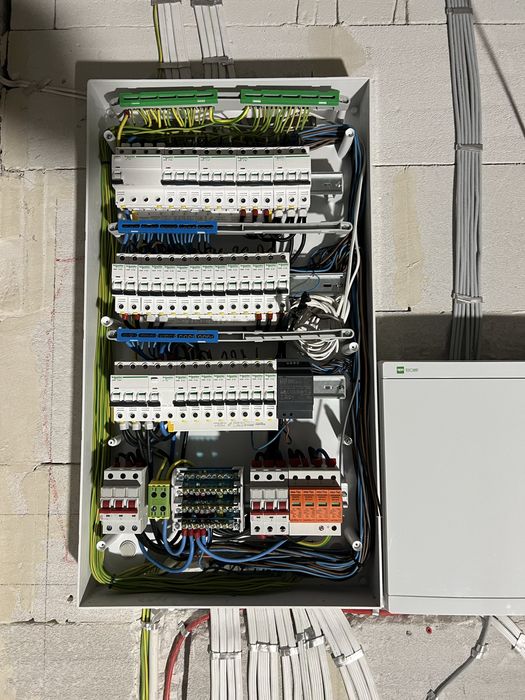Elektryk/ usługi elektryczne