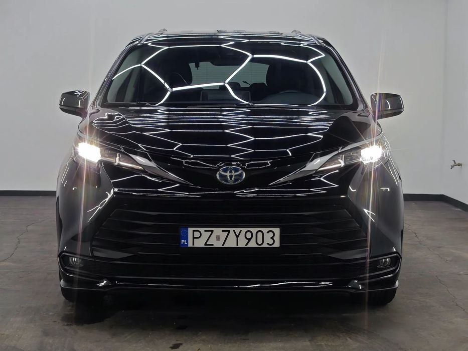 Toyota Sienna 2,5 Hybrid AWD # 8 osobowa hybryda # faktura VAT 23% # możliwy leasing