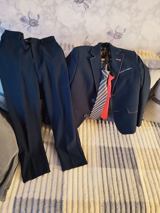 Продам костюм для хлопчика