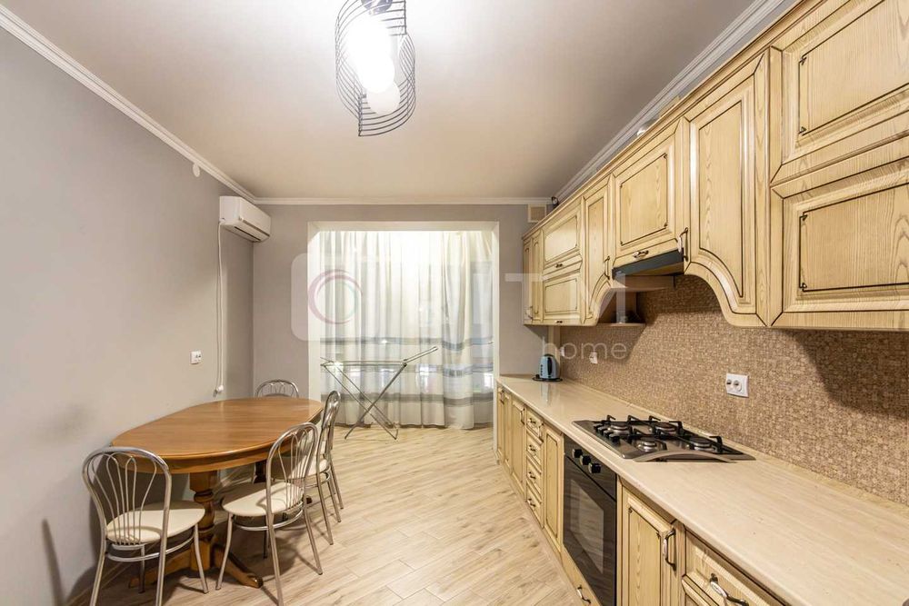 Здається в оренду квартира з меблями і технікою в центрі міста