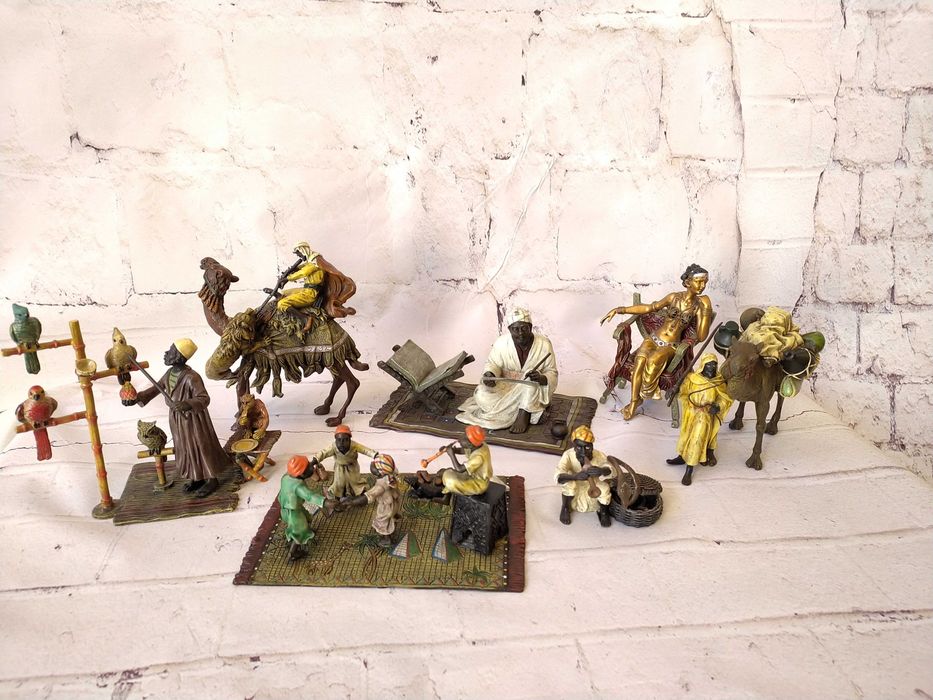 Австрийская бронза Статуэтки Араб, клеопатра , охотник коты