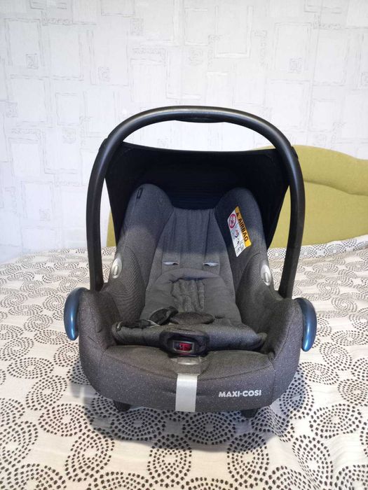 Продам дитяче автокрісло Maxi-Cosi