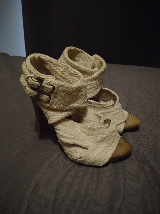 Sandálias de salto alto Zara