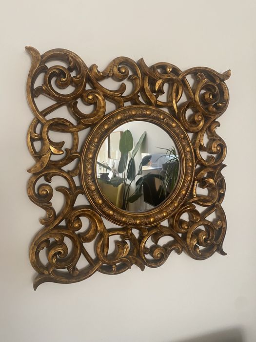 Espelho em talha dourada