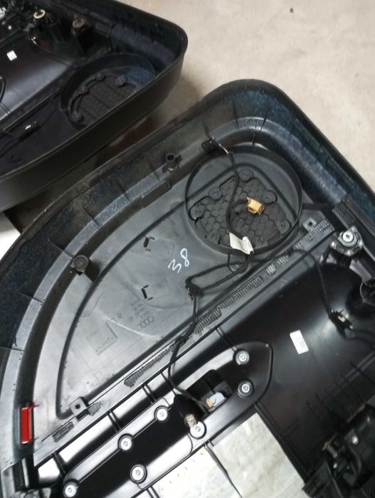 Par de Quartelas Traseiras Audi A4 B7 (2004-2008)