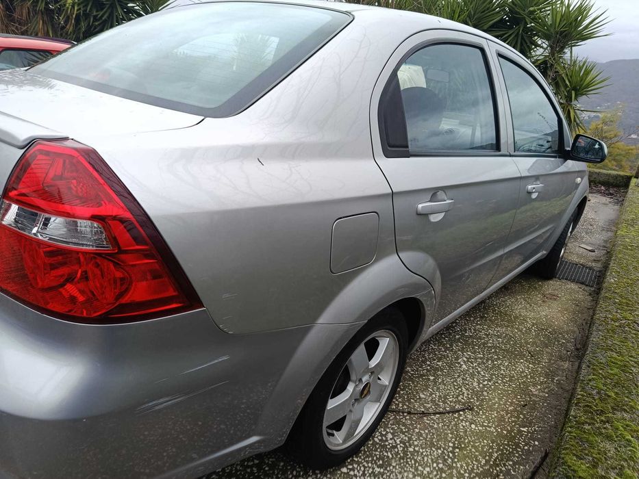 Chevrolet Aveo - para arranjar