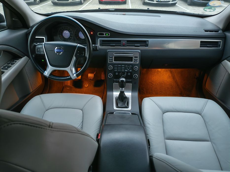 Volvo v70 2.0D Momentum