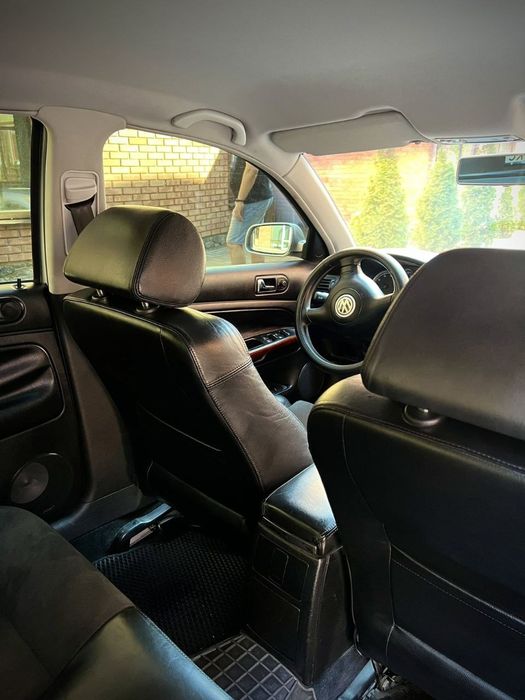 VOLKSWAGEN Passat 2003