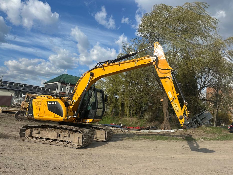 Екскаватор jcb js130