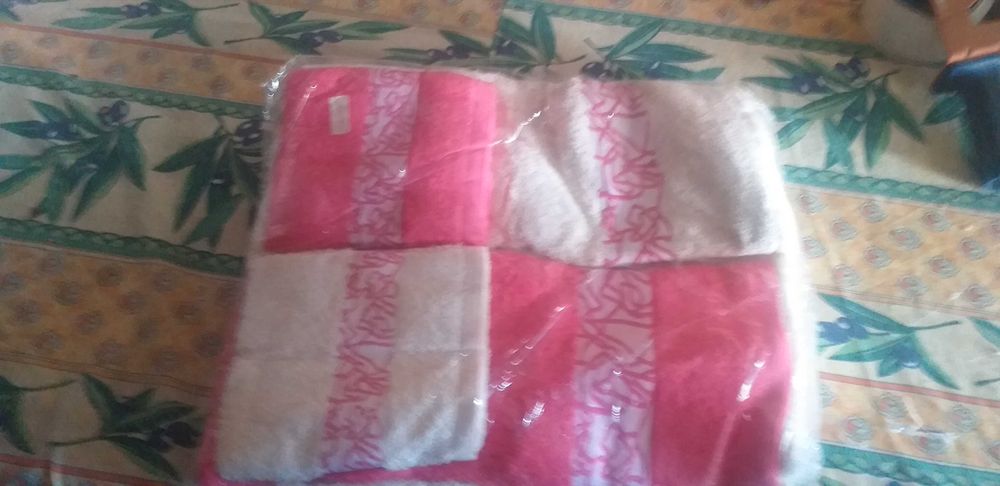 Conjunto  de 5 toalhas novas