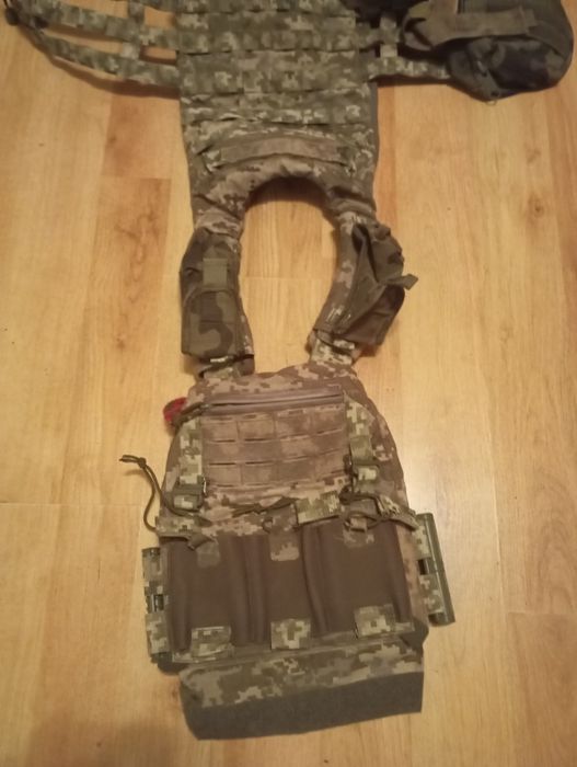 Плитоноска повний комплект, по питанням звернутися в особисті