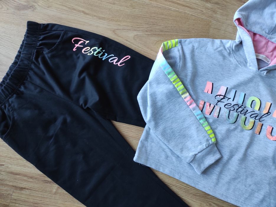 Dresy, bluza plus spodnie, w super stanie, 134