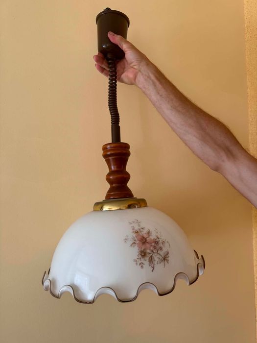 Lampa kuchenna regulowana