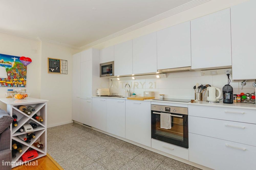 Excelente T1 com piscina, garagem e arrecadação