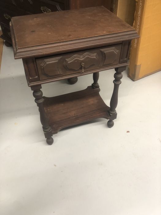 Moveis de madeira estilo clássico e rústico