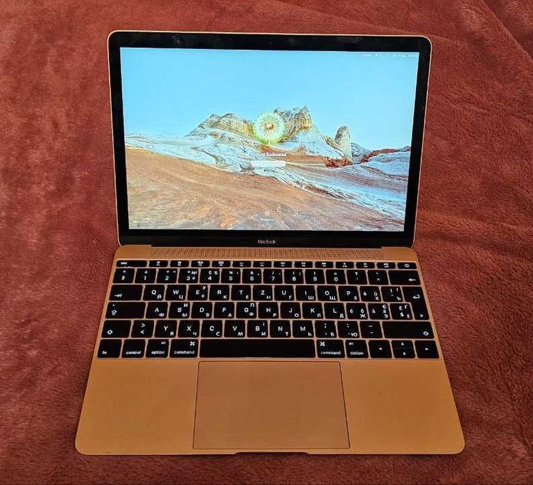 Ноутбук Apple MacBook Gold 12  2015 року  8GB RAM 256 GB SSD
Gold
