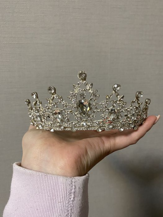 Корона для святкового костюму.