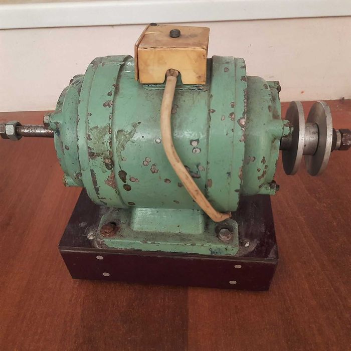 станок заточной СССР двигатель МГПВОС АОЛ21/4 3Ф 220/380  1400 об/мин