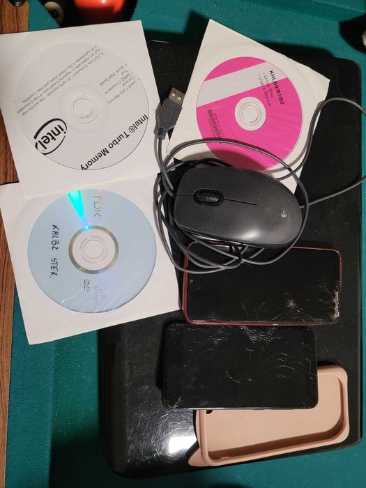 2 laptopy i 2 komórki - uszkodzone