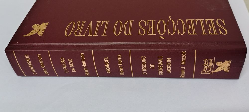 O advogado, de John Grisham. O Falcão da Neves, de Stuart Harrison