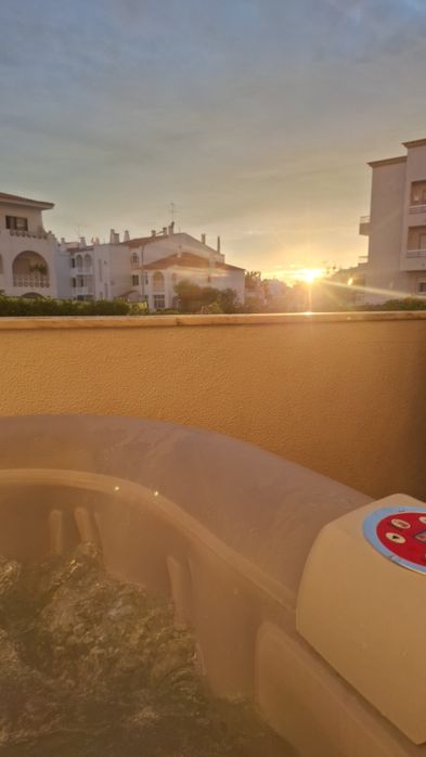 Férias em Albufeira - Apartamento Completo ou Estúdio e Quarto com WC Privativa - Jacuzzi no Terraço