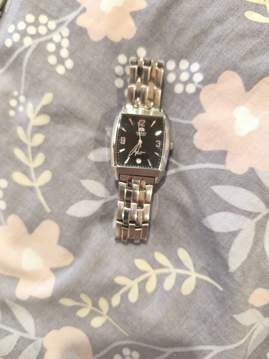 Продам часы ориент