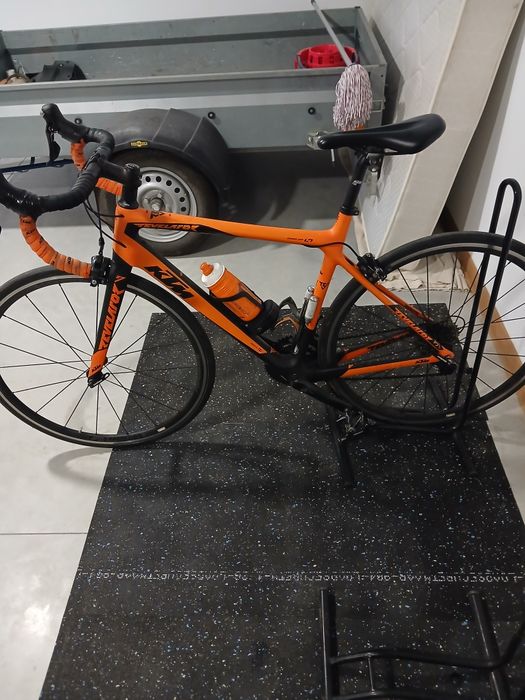 Bicicleta de estrada KTM