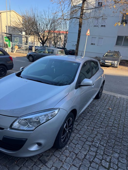 Megane 3 bem carro
