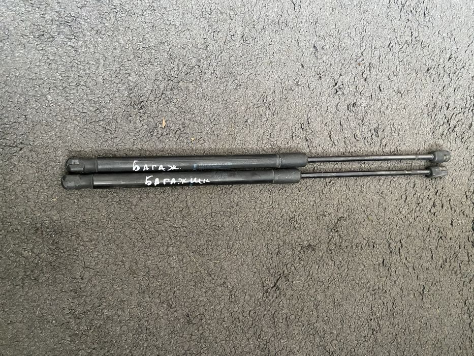 Патрубок на интеркулера на Skods Oktavia A7 1.8 бензин