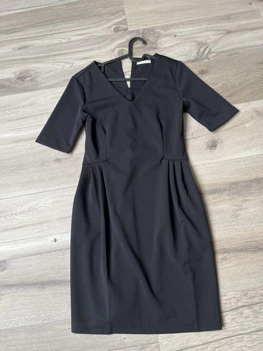 Czarna,elegancka sukienka Reserved