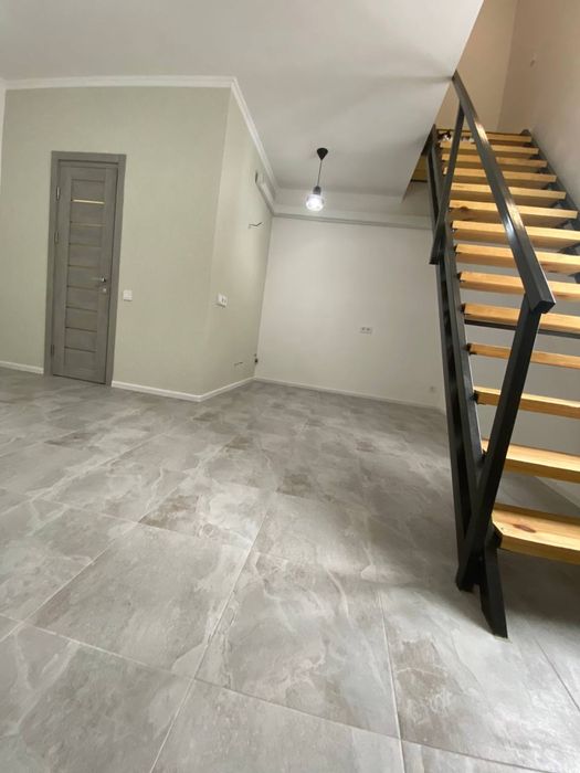 Знизив ціну на 10 000 $ Терміновий продаж таунхауса з чудовим ремонтом