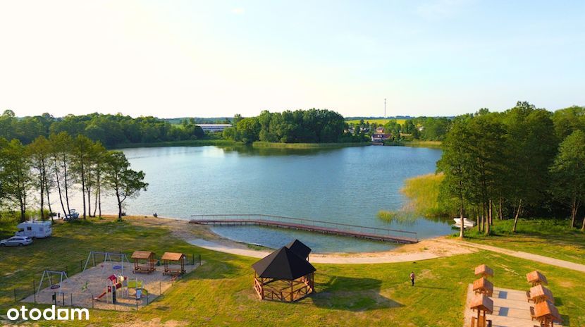 Działki budowlane z przyłączami nad jeziorem
