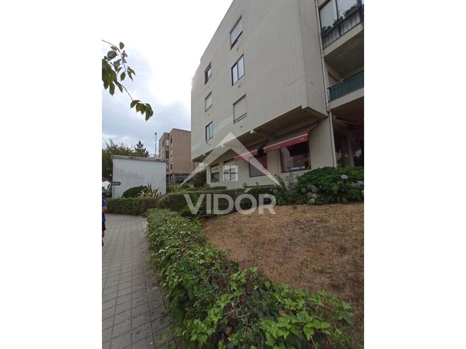 Garagem na Rua Bernardim Ribeiro Nº 156 - Circunvalação