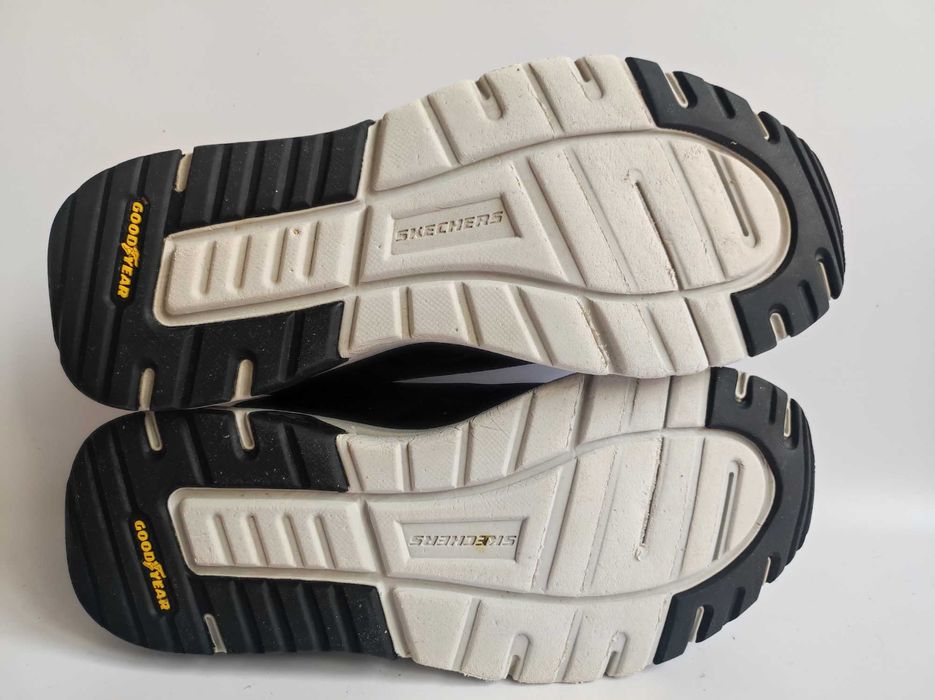 - Skechers - Markowe buty r. 43
