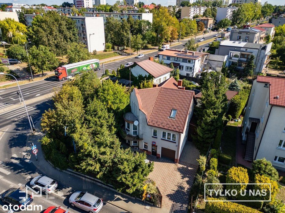Ekonomiczny dom wolnostojący do życia i biznesu