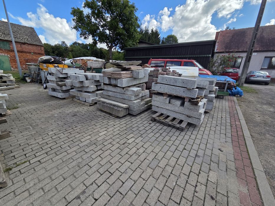 Krawężniki, kruszywo i kostka kamienna