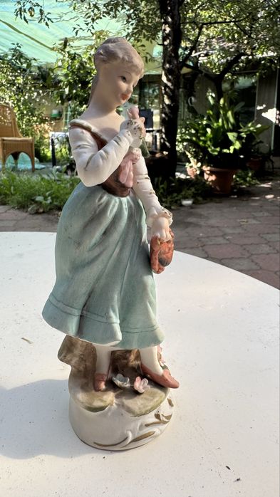 Статуэтки бисквитный фарфор расписаны вручную, из Европы