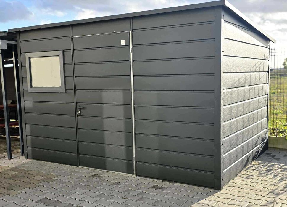 Domek Schowek z Bramą i WIatką